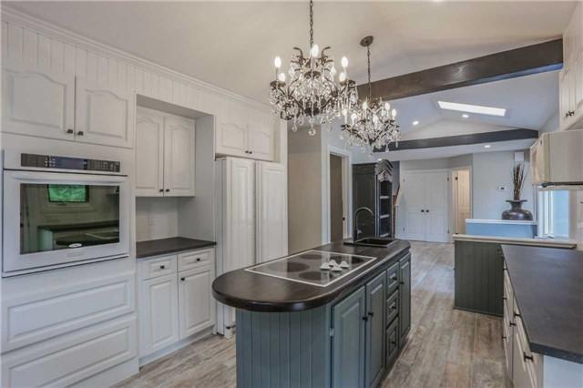 10001 Huron Dr, House detached with 6 bedrooms, 5 bathrooms and 5 parking in Lambton Shores ON | Image 5