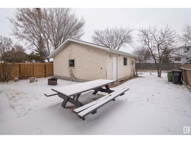 1566 Lakewood Rd Nw, House detached with 5 bedrooms, 2 bathrooms and null parking in Edmonton AB | Image 35
