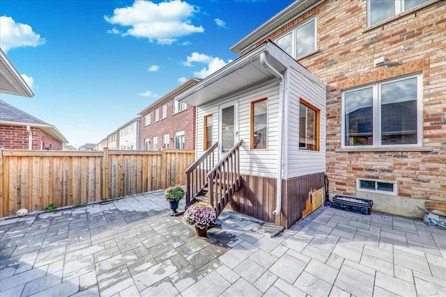 107 Cornwall Dr, House semidetached with 3 bedrooms, 3 bathrooms and 3 parking in Markham ON | Image 28