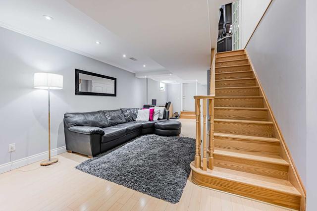 27 Edith Ave, House semidetached with 3 bedrooms, 2 bathrooms and 0 parking in Toronto ON | Image 16