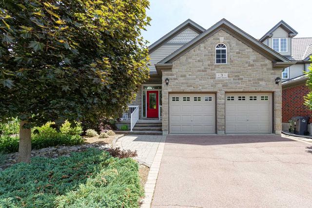3 Carere Cres, House detached with 2 bedrooms, 3 bathrooms and 5 parking in Guelph ON | Card Image