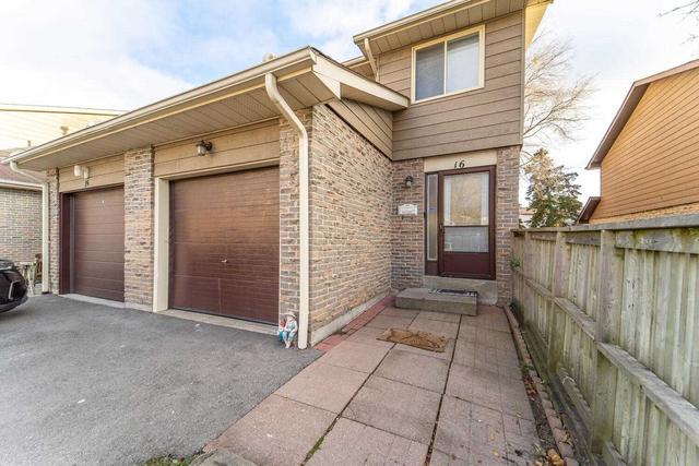 16 - 16 Foster Cres, Townhouse with 3 bedrooms, 3 bathrooms and 2 parking in Brampton ON | Image 12