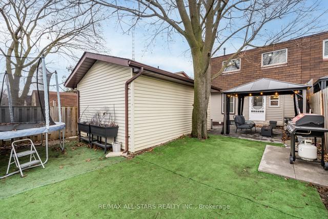 735 Hillcroft St, House semidetached with 3 bedrooms, 3 bathrooms and 5 parking in Oshawa ON | Image 28