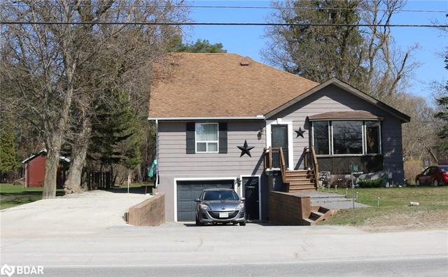 7484 26 Highway, House detached with 4 bedrooms, 3 bathrooms and 7 parking in Clearview ON | Image 1