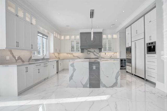 8 Cavalier Cres, House detached with 6 bedrooms, 8 bathrooms and 11 parking in Vaughan ON | Image 9