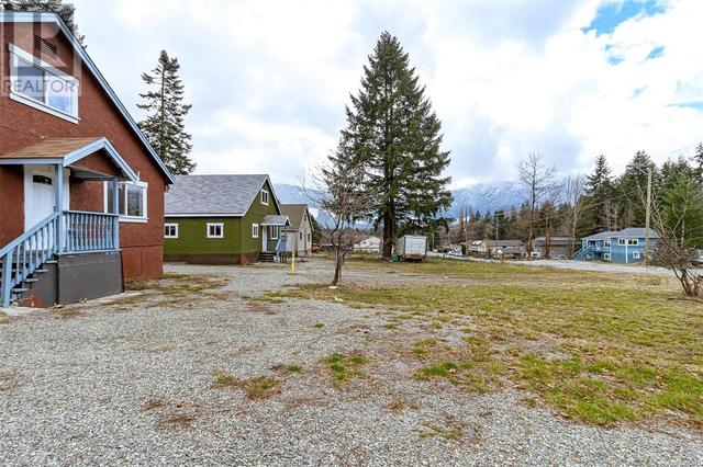 220 Macdonald Rd, Home with 12 bedrooms, 6 bathrooms and 4 parking in Lake Cowichan BC | Image 19