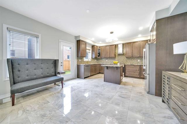 14 Loomis Rd, House detached with 5 bedrooms, 5 bathrooms and 4 parking in Brampton ON | Image 5