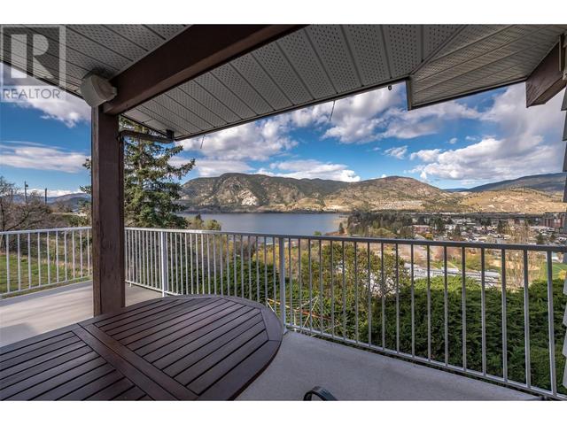 105 Spruce Road, House detached with 4 bedrooms, 3 bathrooms and null parking in Penticton BC | Image 7