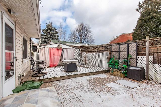 208 Bay St N, House semidetached with 3 bedrooms, 1 bathrooms and 0 parking in Hamilton ON | Image 14