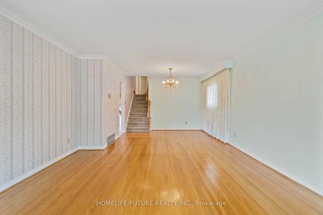 36 Angora St, House detached with 3 bedrooms, 3 bathrooms and 3 parking in Toronto ON | Image 7