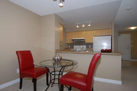 809 - 5145 Dundas St W, Condo with 0 bedrooms, 1 bathrooms and 1 parking in Toronto ON | Image 2