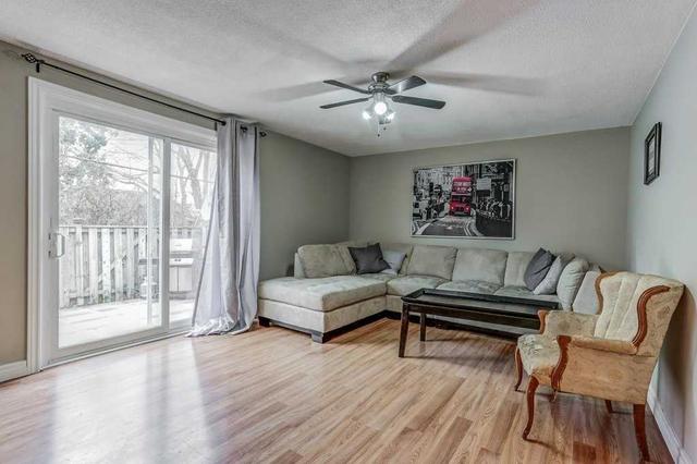 87 - 151 Gateshead Cres, Townhouse with 3 bedrooms, 2 bathrooms and 1 parking in Hamilton ON | Image 4