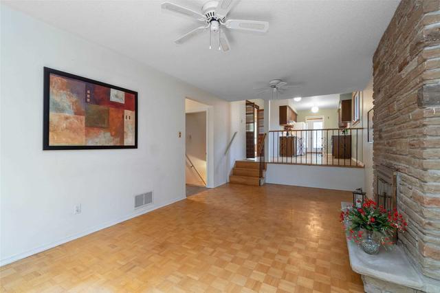 41 Sunnywood Cres, House detached with 3 bedrooms, 2 bathrooms and 6 parking in Richmond Hill ON | Image 10