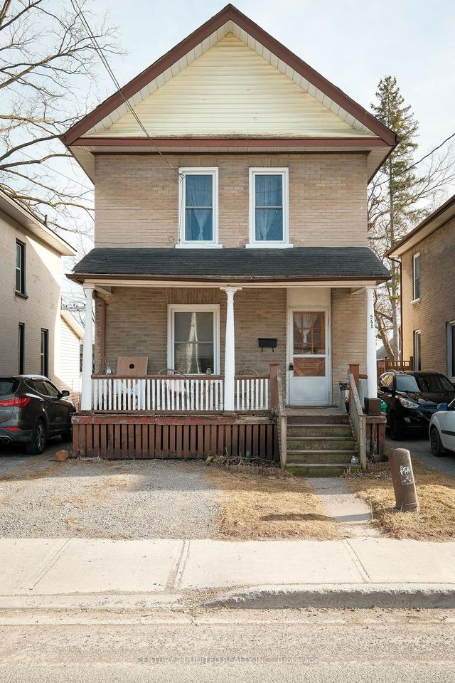 565 Paterson St, House detached with 3 bedrooms, 2 bathrooms and 2 parking in Peterborough ON | Image 1