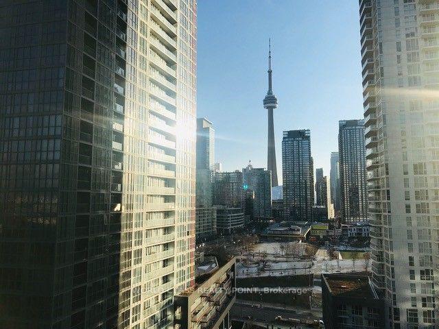 1611 - 70 Queens Wharf Rd, Condo with 1 bedrooms, 1 bathrooms and 0 parking in Toronto ON | Image 1
