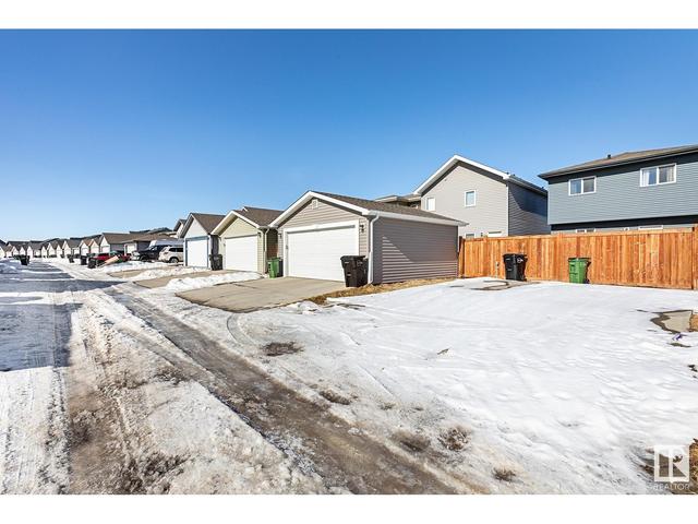 2267 Casey Cr Sw, House detached with 4 bedrooms, 3 bathrooms and 4 parking in Edmonton AB | Image 48