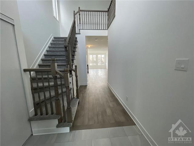 45 Dun Skipper Drive, House detached with 4 bedrooms, 4 bathrooms and 4 parking in Ottawa ON | Image 3