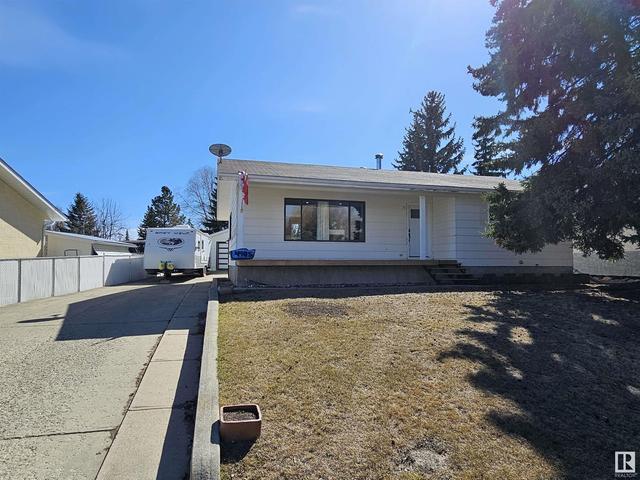 4905 Mackenzie Av, House detached with 5 bedrooms, 2 bathrooms and null parking in Drayton Valley AB | Image 1