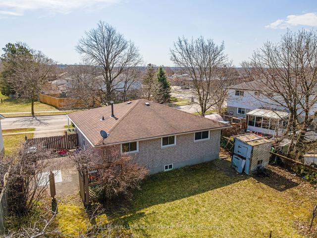 33 Dovercliffe Rd, House detached with 3 bedrooms, 3 bathrooms and 2 parking in Guelph ON | Image 27
