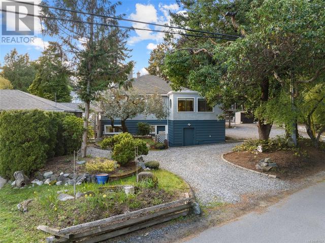 5260 Rambler Rd, House detached with 4 bedrooms, 3 bathrooms and 4 parking in Saanich BC | Image 40