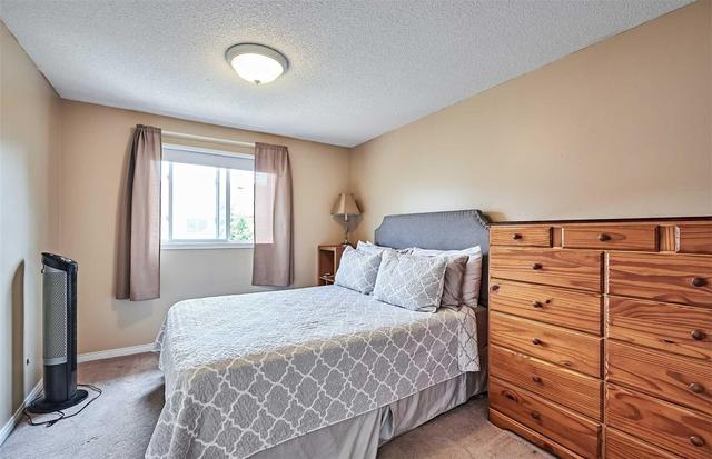 11 Macintyre Lane, Townhouse with 3 bedrooms, 3 bathrooms and 1 parking in Ajax ON | Image 12