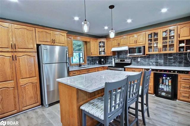 1687 Highway 118 E, House detached with 3 bedrooms, 1 bathrooms and 17 parking in Bracebridge ON | Image 7
