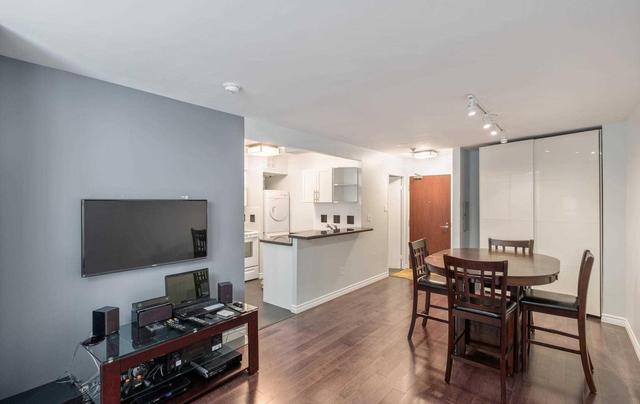1413 - 1055 Bay St, Condo with 1 bedrooms, 1 bathrooms and 1 parking in Toronto ON | Image 1