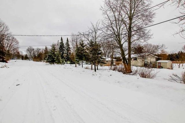 27 Marilyn Cres, House detached with 2 bedrooms, 1 bathrooms and 8 parking in Kawartha Lakes ON | Image 26