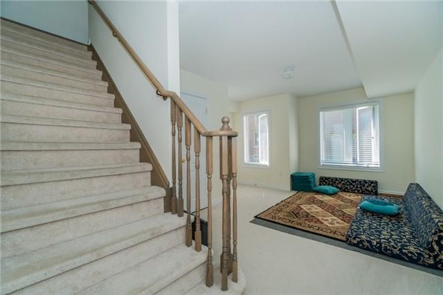8 Tollgate St, House attached with 3 bedrooms, 3 bathrooms and 1 parking in Brampton ON | Image 4