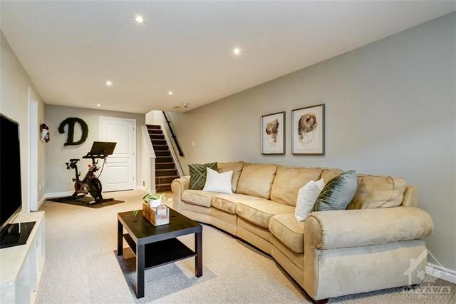 317 Livery Street, Townhouse with 3 bedrooms, 3 bathrooms and 2 parking in Ottawa ON | Image 20