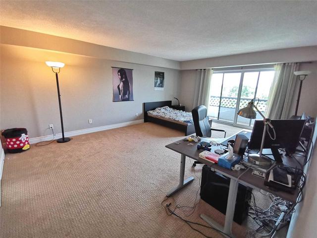 601 - 250 Glenridge Dr, Condo with 3 bedrooms, 2 bathrooms and 1 parking in Waterloo ON | Image 5