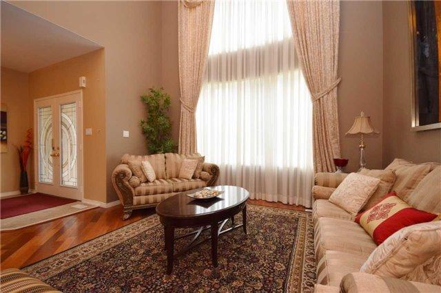 1636 Ballantrae Dr, House detached with 4 bedrooms, 5 bathrooms and 6 parking in Oshawa ON | Image 4