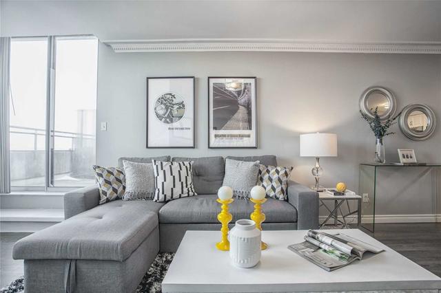 uph5 - 256 Doris Ave, Condo with 2 bedrooms, 2 bathrooms and 1 parking in Toronto ON | Image 2