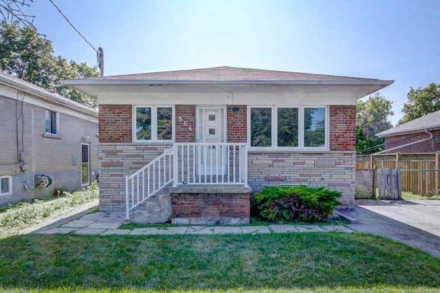 864 Scarborough Golf Clu Rd, House detached with 3 bedrooms, 2 bathrooms and 4 parking in Toronto ON | Image 2