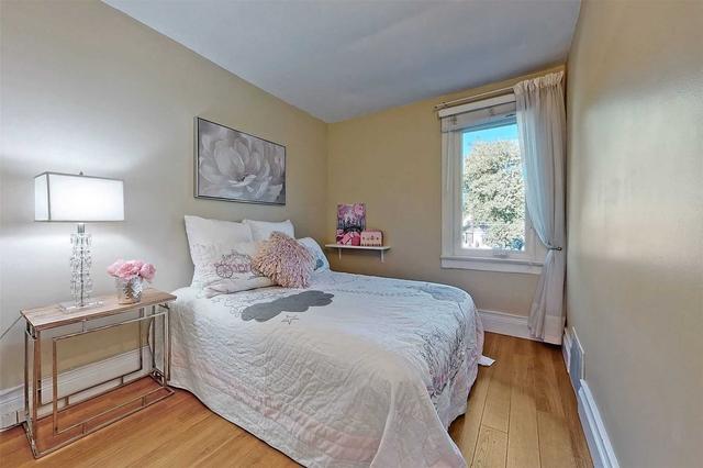 25 Pharmacy Ave, House semidetached with 3 bedrooms, 2 bathrooms and 15 parking in Toronto ON | Image 6