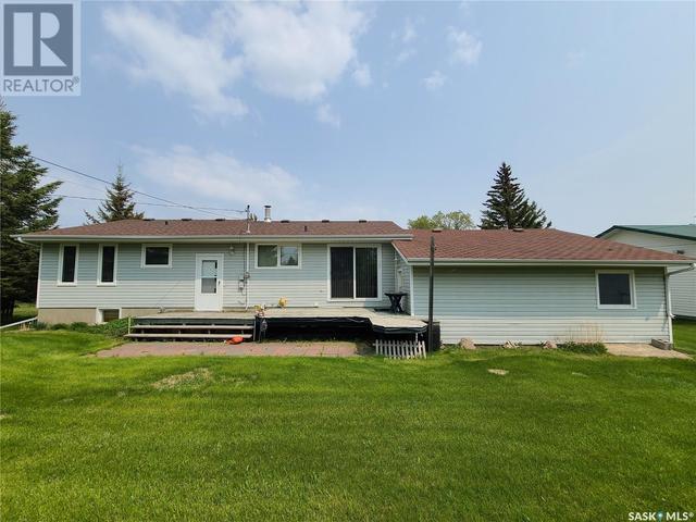 104 Alexander Street, House detached with 4 bedrooms, 2 bathrooms and null parking in Wawota SK | Image 7