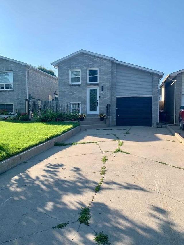 18 Broadlands Cres, House detached with 3 bedrooms, 1 bathrooms and 3 parking in Clarington ON | Image 1