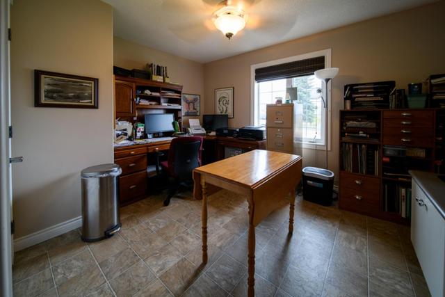 451066 Rg Rd 73, House detached with 3 bedrooms, 3 bathrooms and 6 parking in Wainwright No. 61 AB | Image 6