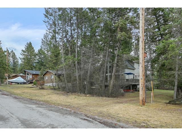 4888 Sable Road, House detached with 4 bedrooms, 2 bathrooms and null parking in East Kootenay F BC | Image 2