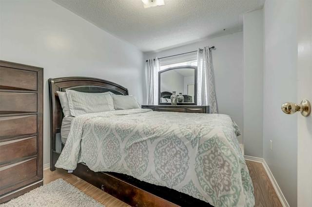 25 Kenwood Dr, Townhouse with 3 bedrooms, 3 bathrooms and 2 parking in Brampton ON | Image 16