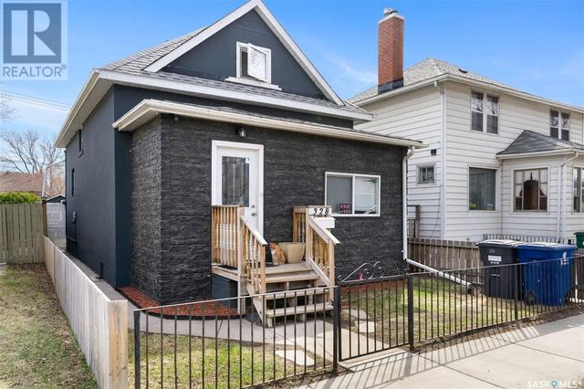 328 I Avenue S, House detached with 3 bedrooms, 1 bathrooms and null parking in Saskatoon SK | Image 3
