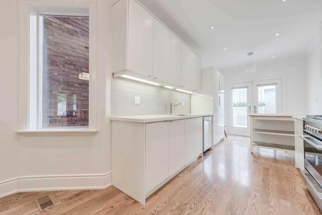 95 Walnut Ave, House semidetached with 2 bedrooms, 2 bathrooms and 1 parking in Toronto ON | Image 6
