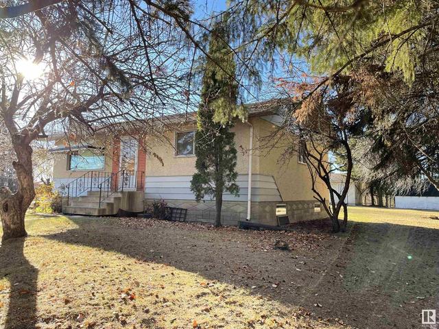 902 1 St, House detached with 2 bedrooms, 2 bathrooms and null parking in Thorhild County AB | Image 32