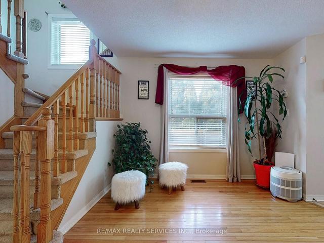 6900 Old Creditview Rd, House semidetached with 4 bedrooms, 4 bathrooms and 5 parking in Mississauga ON | Image 37
