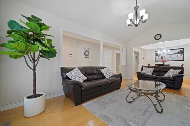 43 Napiermews Dr, House detached with 3 bedrooms, 2 bathrooms and 3 parking in Ajax ON | Image 36