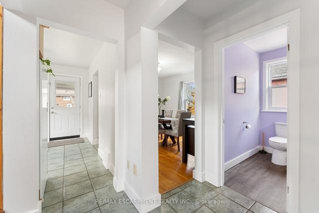 52 East 36th St, House detached with 3 bedrooms, 2 bathrooms and 2 parking in Hamilton ON | Image 39