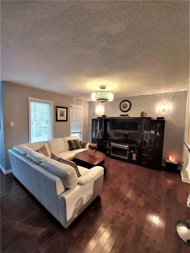 53 Mendelssohn St, House attached with 2 bedrooms, 2 bathrooms and 2 parking in Toronto ON | Image 16