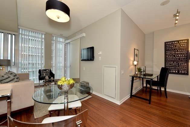 1003 - 30 Canterbury Pl, Condo with 1 bedrooms, 1 bathrooms and 1 parking in Toronto ON | Image 4