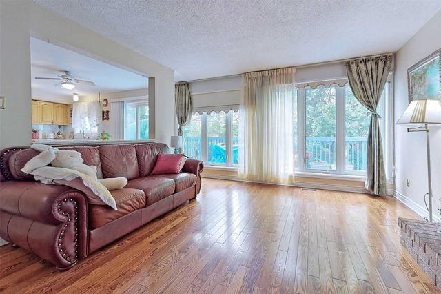 150 Huntington Park Dr, House detached with 4 bedrooms, 5 bathrooms and 4 parking in Markham ON | Image 3
