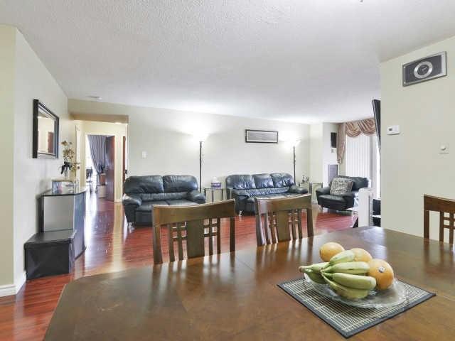 201 - 21 Knightsbridge Rd, Condo with 3 bedrooms, 2 bathrooms and 1 parking in Brampton ON | Image 16